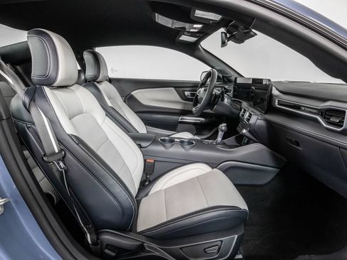 Used 2025 Ford Mustang GT Premium RWD image 10