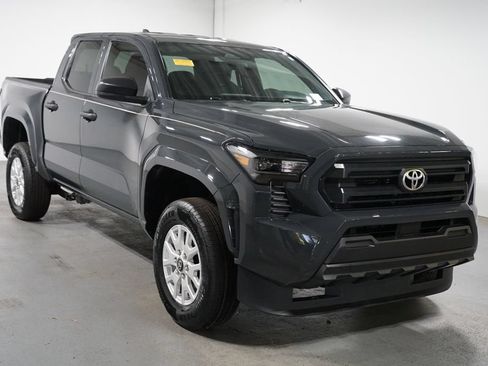 Certified 2025 Toyota Tacoma SR RWD image 3