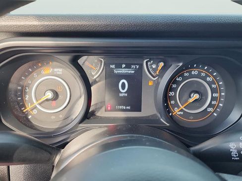 Used 2025 Jeep Wrangler Unlimited Sport AWD/4WD image 11