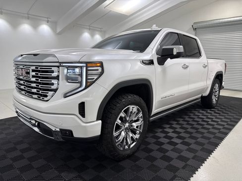 Used 2024 GMC Sierra 1500 Denali w/ Denali Reserve Package AWD/4WD image 3