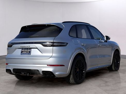 Used 2023 Porsche Cayenne GTS AWD/4WD image 8