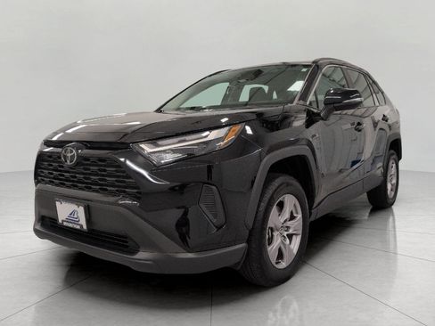 Used 2025 Toyota RAV4 XLE AWD/4WD image 12