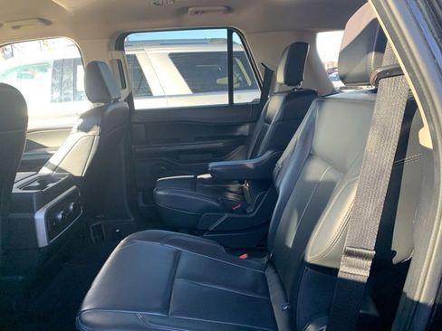 Certified 2024 Ford Expedition XLT image 10