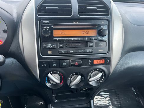 Used 2005 Toyota RAV4 2WD image 18