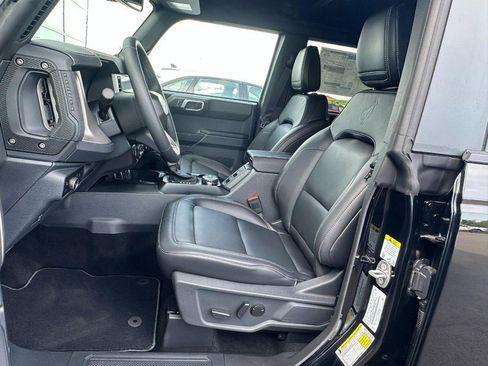 New 2025 Ford Bronco Outer Banks w/ Sasquatch Package image 7