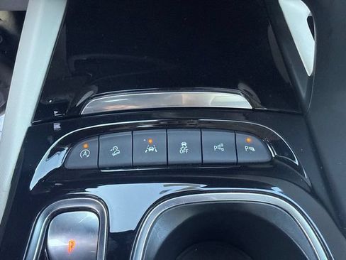 Used 2023 Buick Envision Avenir AWD/4WD image 30