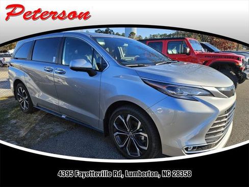 Certified 2025 Toyota Sienna Platinum image 1