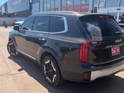 Used 2023 Kia Telluride S FWD image 11
