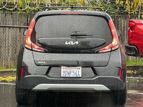 Used 2023 Kia Soul LX image 8