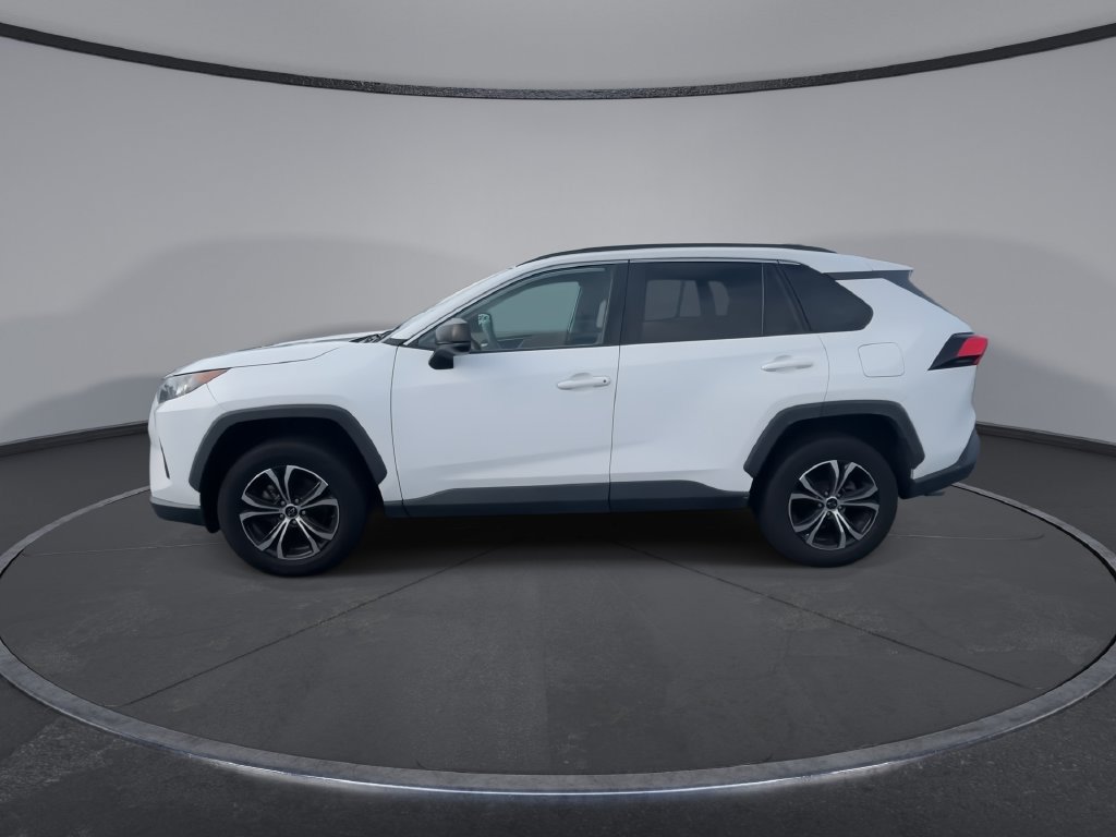 Used 2021 Toyota RAV4 LE FWD image 6
