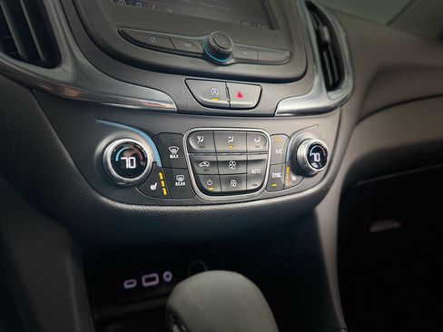 Used 2024 Chevrolet Equinox LT AWD/4WD image 24