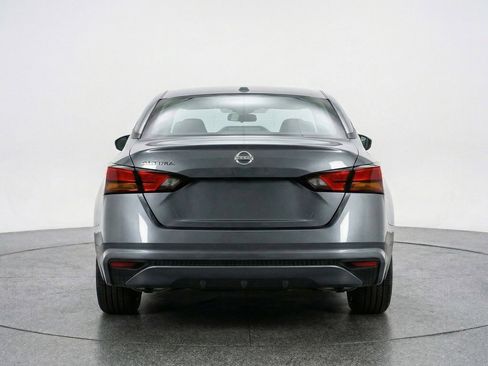 Used 2025 Nissan Altima 2.5 SV image 7