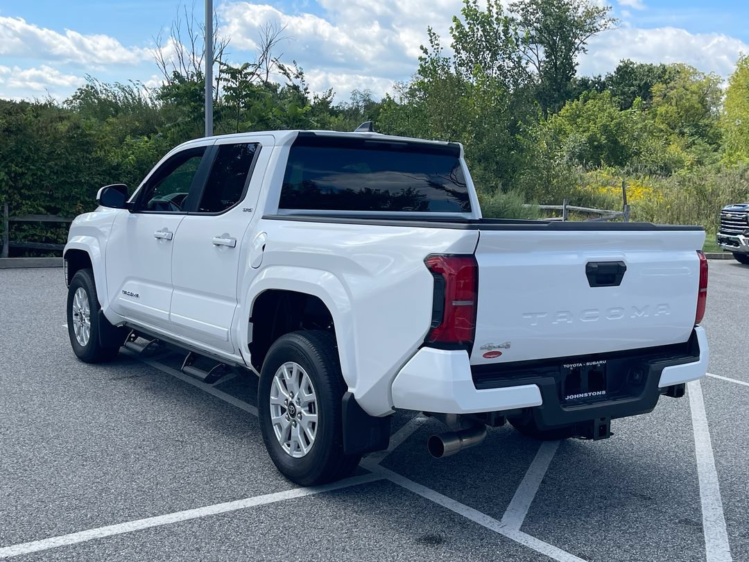 Certified 2026 Toyota Tacoma SR5 AWD/4WD image 14