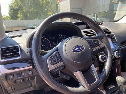 Used 2018 Subaru Forester 2.5i Touring AWD/4WD image 12