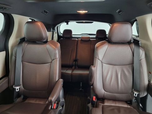 Used 2021 Toyota Sienna Platinum w/ Protection Package (TMS) FWD image 13