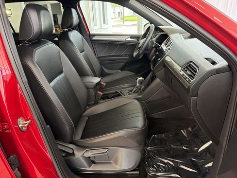 Certified 2024 Volkswagen Tiguan SE R-Line FWD image 25