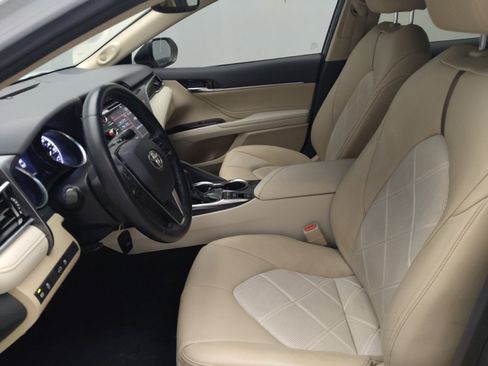 Used 2018 Toyota Camry XLE FWD image 17