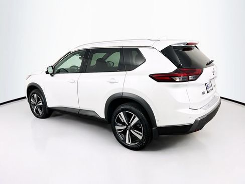 Used 2024 Nissan Rogue SL AWD/4WD image 5