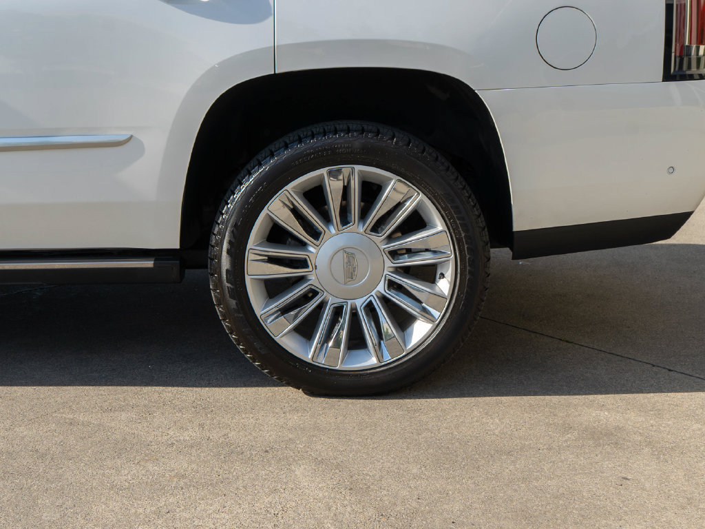 Used 2019 Cadillac Escalade Platinum AWD/4WD image 37