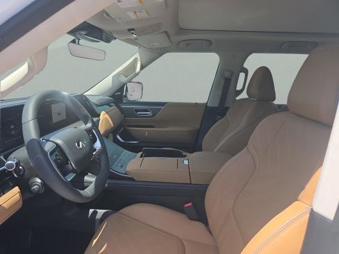 New 2026 INFINITI QX80 Luxe RWD image 11