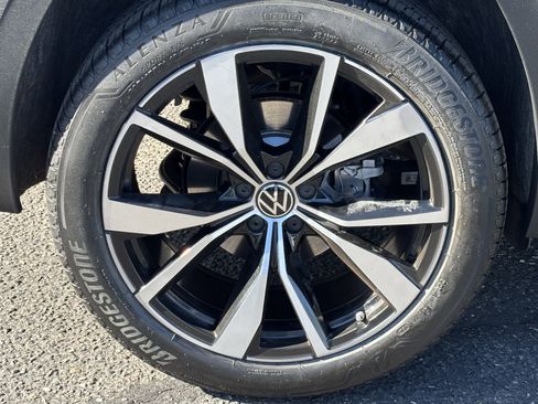 Certified 2025 Volkswagen Atlas Cross Sport SEL Premium R-Line image 7