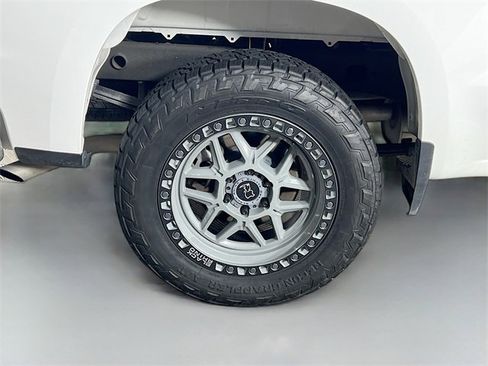 Used 2025 Chevrolet Silverado 1500 LT image 35