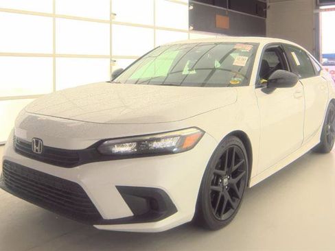 Used 2022 Honda Civic Sport image 3