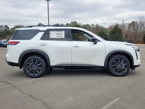 New 2026 Nissan Pathfinder SL AWD/4WD image 2