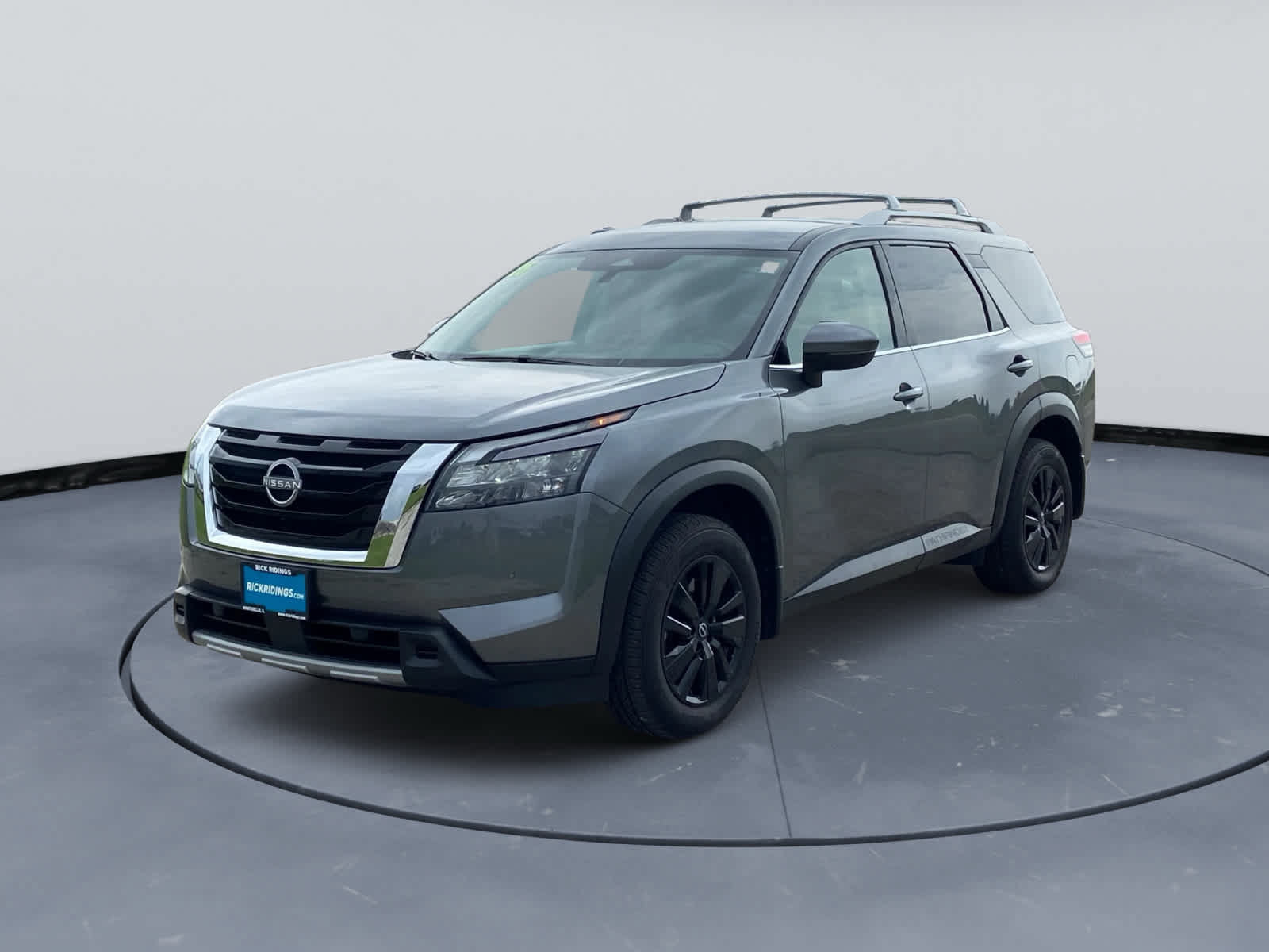 Used 2025 Nissan Pathfinder SL w/ Cargo Package AWD/4WD image 9