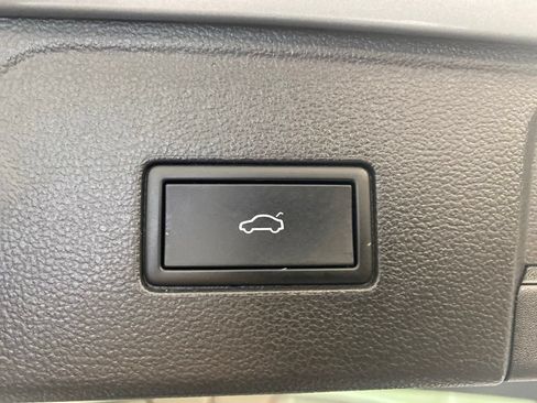 Used 2025 Volkswagen Atlas SEL Premium R-Line AWD/4WD image 30
