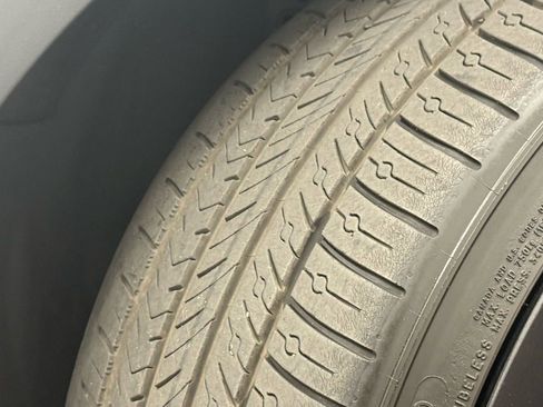 Used 2022 Tesla Model Y Performance image 38