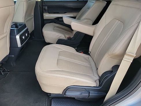 Used 2023 Ford Expedition Limited image 15