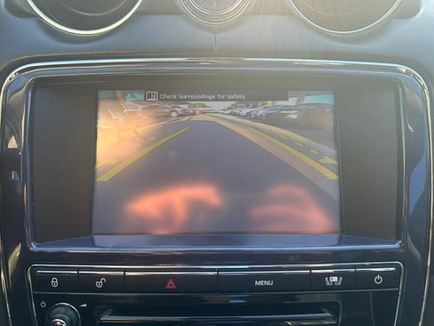 Used 2011 Jaguar XJ L RWD image 29