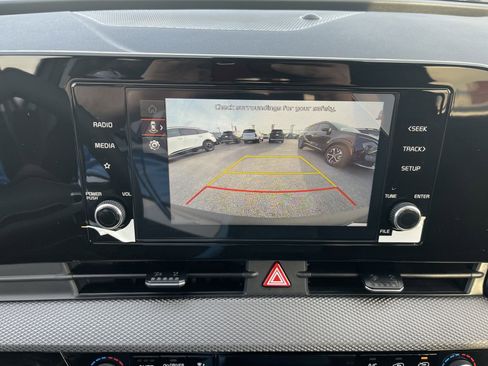 New 2025 Kia Sportage LX image 11