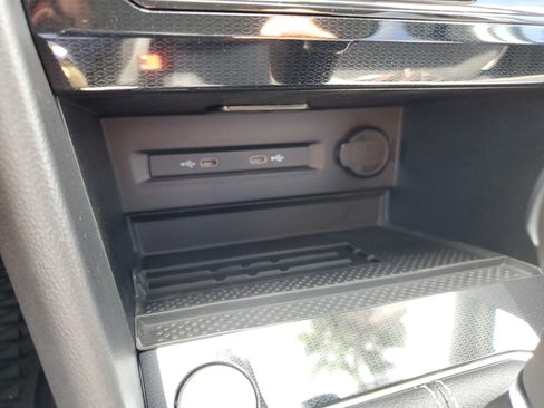 New 2025 Volkswagen Taos SE image 24