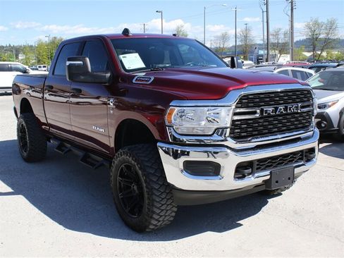 Used 2024 RAM 2500 Big Horn AWD/4WD image 1