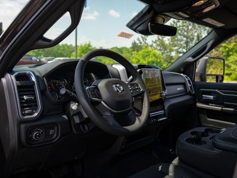 New 2026 RAM 2500 Big Horn AWD/4WD image 13
