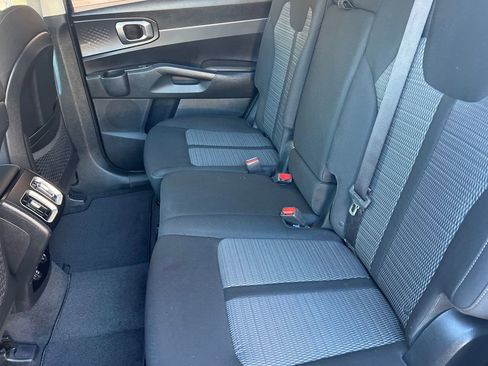 Used 2023 Kia Sorento LX image 11