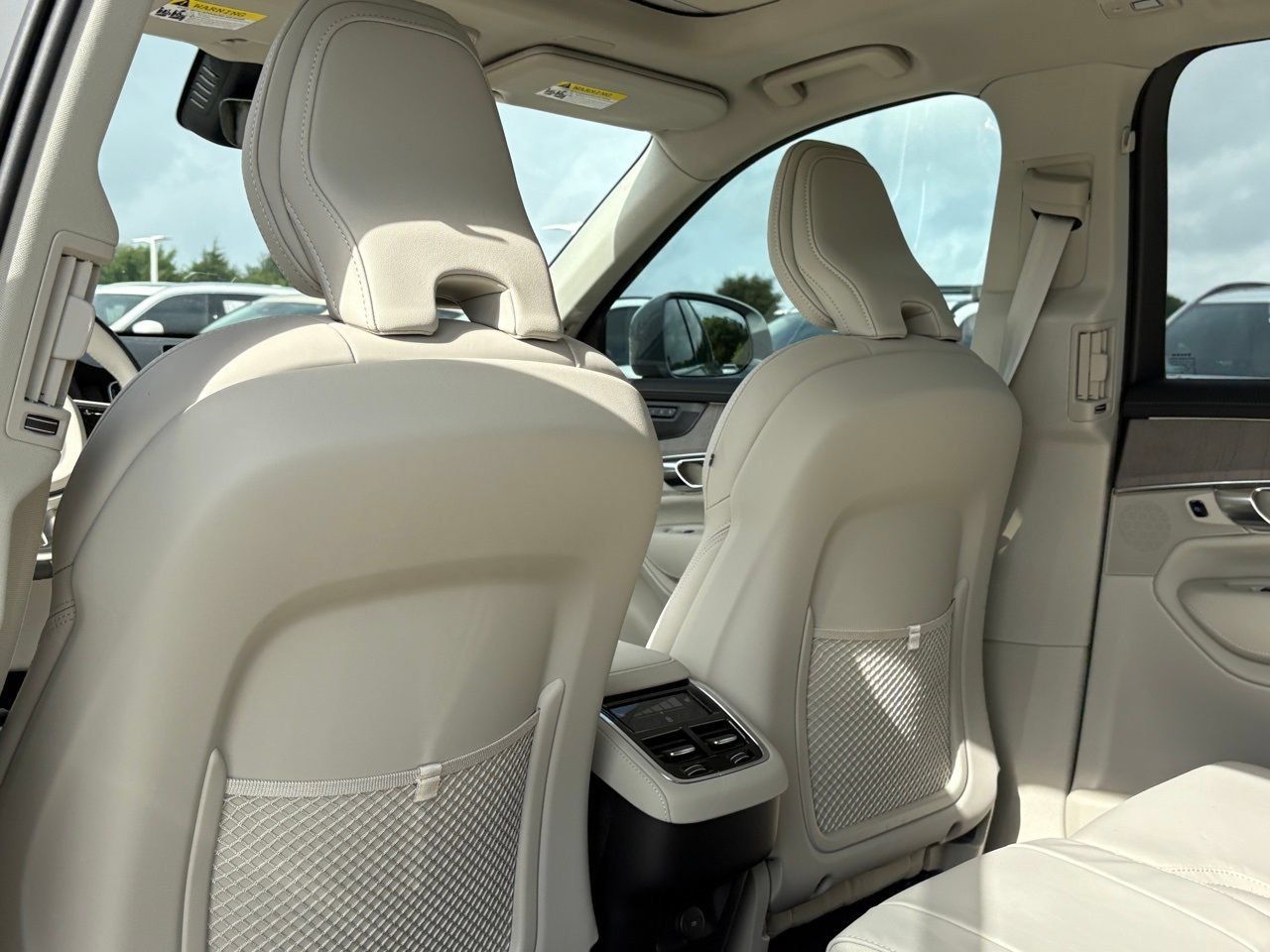 New 2026 Volvo XC90 B6 Ultra w/ Protection Package AWD/4WD image 21