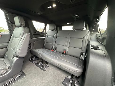 Used 2025 GMC Yukon XL Denali w/ Sun & Power Step Package image 7