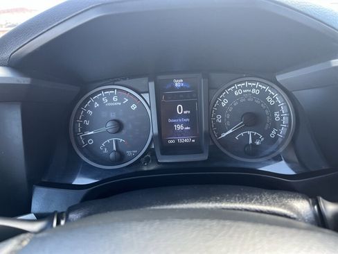 Used 2016 Toyota Tacoma TRD Sport w/ Exterior Package AWD/4WD image 17
