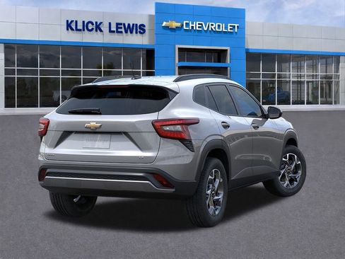 New 2026 Chevrolet Trax LT w/ Sunroof Package image 4