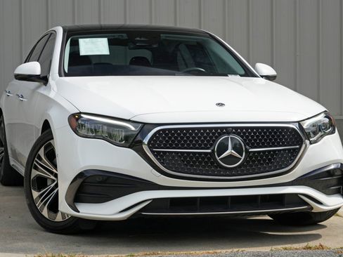 Used 2025 Mercedes-Benz E 350 Sedan w/ Winter Package image 4