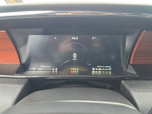 Used 2021 Lincoln Navigator 4WD image 29