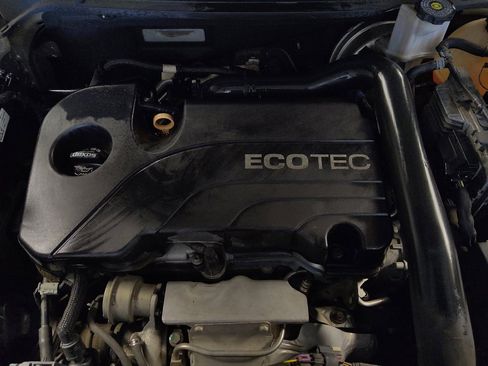 Used 2018 Chevrolet Equinox LS image 30