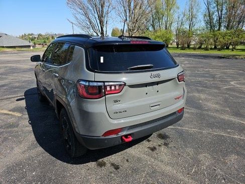 Used 2024 Jeep Compass Trailhawk image 3