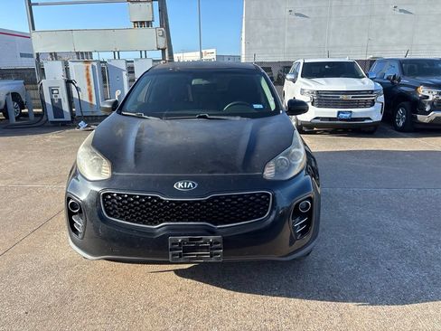 Used 2017 Kia Sportage LX AWD/4WD image 2