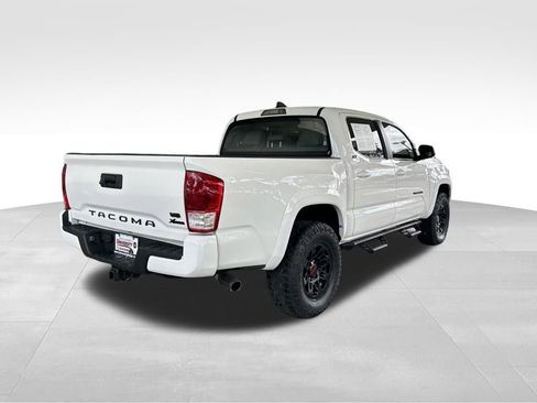Used 2022 Toyota Tacoma SR5 image 3