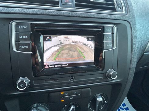 Used 2017 Volkswagen Jetta S image 21