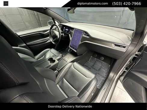 Used 2017 Tesla Model X 75D image 18
